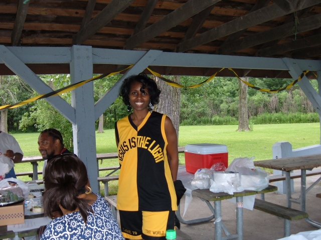 Mary Davis Hopkins sporting her Black and Gold!